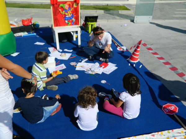 Magica Festa - Animazione per bambini - Corigliano Calabro (CS) - organizziamo feste a tema per bambini - palloncini - cartellone di auguri - giochi di movimento - baby dance - guest stars - micro magie - face painting