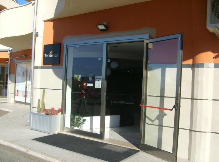 Tendenza Shoes - Corigliano Calabro (CS) - distribuzione calzature - Sedi di Corigliano, Rossano, Villapiana, Castrovillari, Paola, Belvedere M.mo, Scalea, Sapri, Sala Consilina