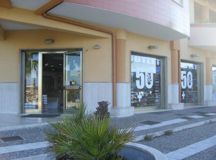 Tendenza Shoes - Corigliano Calabro (CS) - distribuzione calzature - Sedi di Corigliano, Rossano, Villapiana, Castrovillari, Paola, Belvedere M.mo, Scalea, Sapri, Sala Consilina
