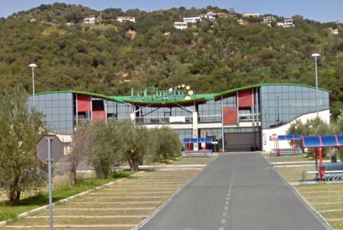 Tendenza Shoes - Corigliano Calabro (CS) - distribuzione calzature - Sedi di Corigliano, Rossano, Villapiana, Castrovillari, Paola, Belvedere M.mo, Scalea, Sapri, Sala Consilina